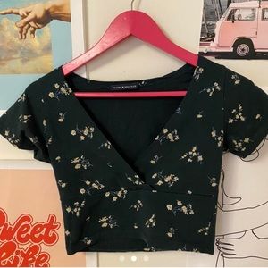 Brandy Melville - green top with flowers